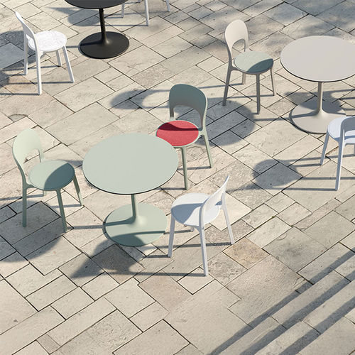 Современный стул для сада - NOOVO Outdoor - Bene GmbH - для наружного применения / из полипропилена / из ткани