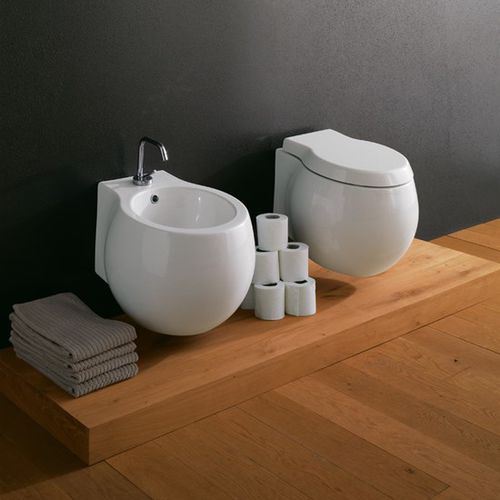 Подвесной унитаз - 8105 - Scarabeo Ceramiche - из керамики / для бытового использования / овальный