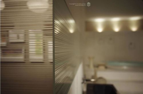 Стеклянная панель с настилом - OmniDecor - декорированная / полупрозрачная / цветная