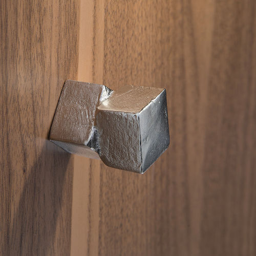 Классическая круглая ручка для мебели - FRAGILE - Objet Insolite - из бронзы
