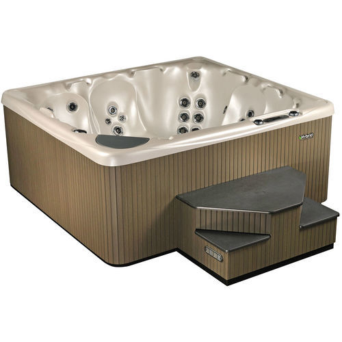 Каркасная спа-ванна - 720 - Beachcomber Hot Tubs - квадратная / 7 мест / из дерева