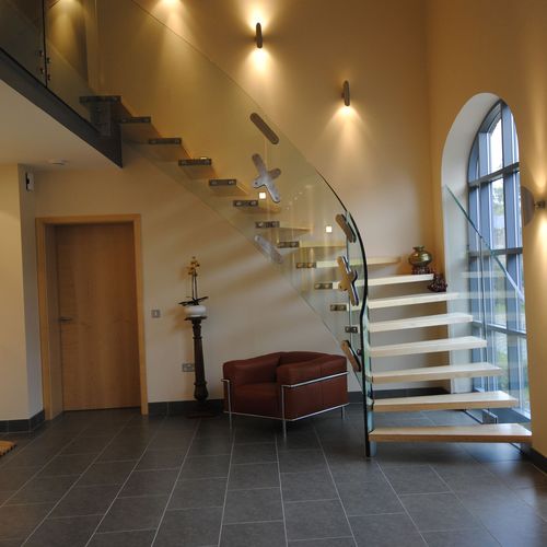 Лестница с поворотом на 90° - MISTRAL CURVE - Siller Stairs - с деревянными ступеньками / для бытового использования / современная