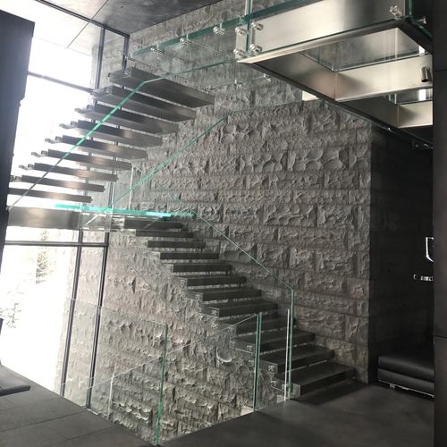 Лестница с поворотом на 180° - MONTANA - Siller Stairs - ступеньки из нержавеющей стали / стеклянная конструкция / для бытового использования