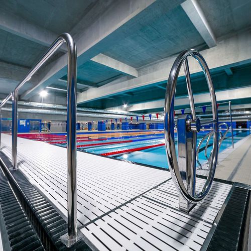 Общедоступная мобильная перегородка для бассейна - Myrtha Pools