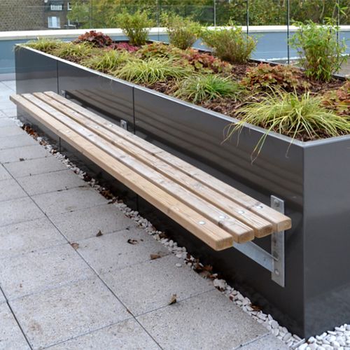 Современная общественная скамейка - BEXLEY  - Street Design - из дерева / из металла / со встроенной кадкой для садовых растений