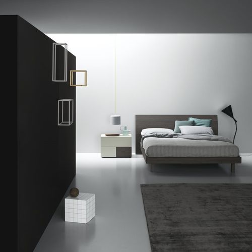 Двуспальная кровать - INDEX - md house - современная / с изголовьем / из лакированной древесины