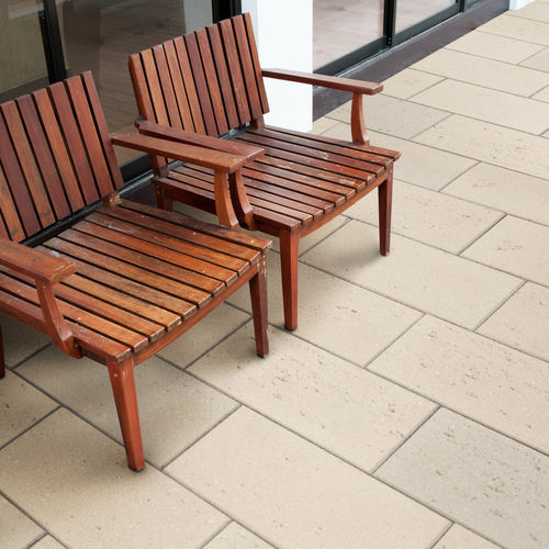Уличная плитка из бетона - ROMAN TRAVERTINE - MASPE PAVINGS - из восстановленного камня / для наружного применения / для пешеходных переходов