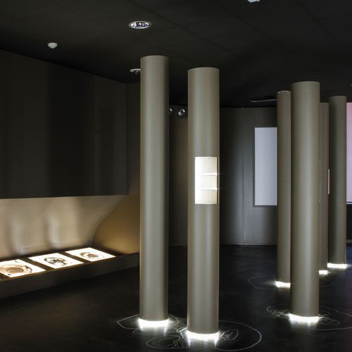 Плитка из металла - PL01 INVISIBLE FOR MUSEO AREA MEGALITICA - Planium - полированная / матовая / гладкая