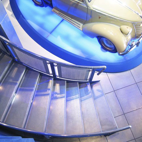 Покрытие ступени из металла - STAIRCASE COATING - Planium - высокое сопротивление