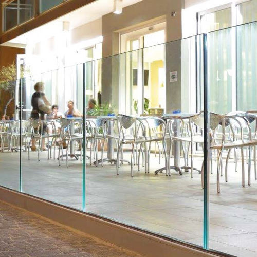 Ограждение из стекла - MAXIMA PRIMA B-4000 - METALGLAS - из металла / с панелями / для наружного применения