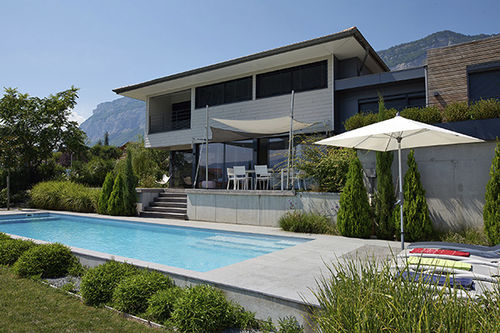 Бассейн для наружного применения - GRENOBLE - PISCINES CARRE BLEU - для гостиницы / полузаглубленный / из бетона