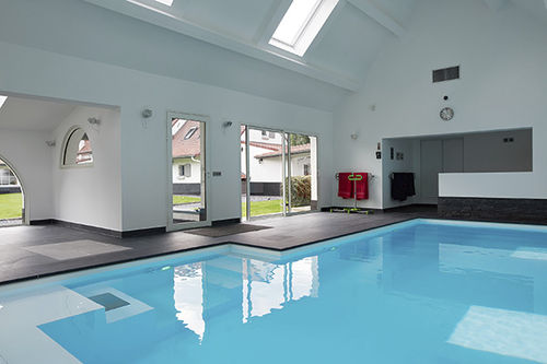 Бассейн для интерьера - CB LILLE 59 - PISCINES CARRE BLEU - заглубленный / из бетона / ванна