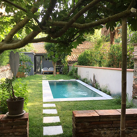Бассейн на заказ - PETIT JARDIN AVEC PISCINE TOULOUSE - PISCINES CARRE BLEU - для наружного применения / заглубленный / из камня