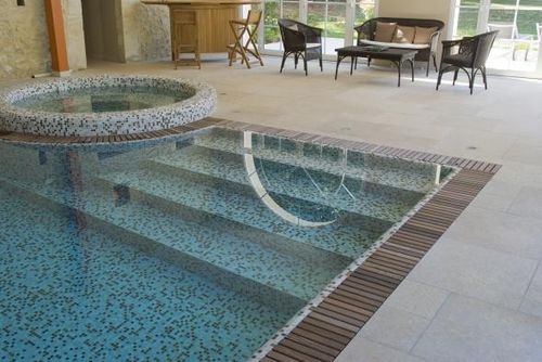 Переливной бассейн - ORLÉANS - PISCINES CARRE BLEU - для интерьера / заглубленный / из бетона