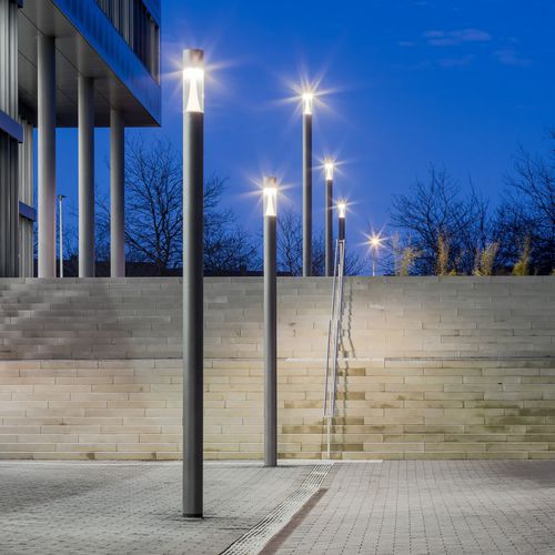 Современная световая колонна - CONSTELA  - TRILUX France S.A.S - из экструдированного алюминия / LED / для наружного применения
