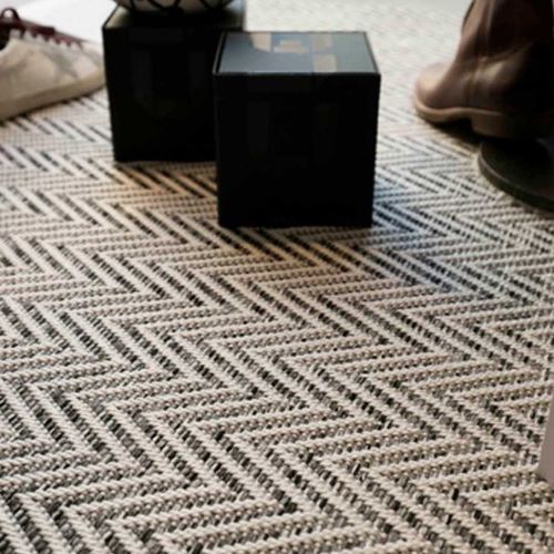 Тканое ковровое покрытие - SUMMER  - BESANA MOQUETTE - из полипропилена / c геометрическим рисунком / серое