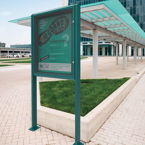 Информационное табло на высоких ножках - SIRYA - CITY DESIGN - настенное / для наружного применения / рекламное