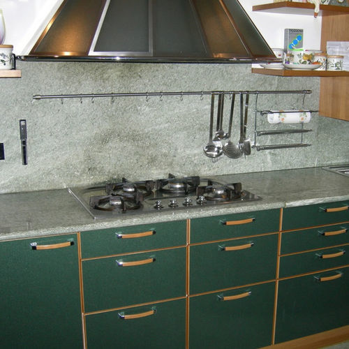 Рабочая поверхность из натурального камня - VERDE SPLUGA - GRANITI CONRAD - для кухни / для ванной комнаты / серая