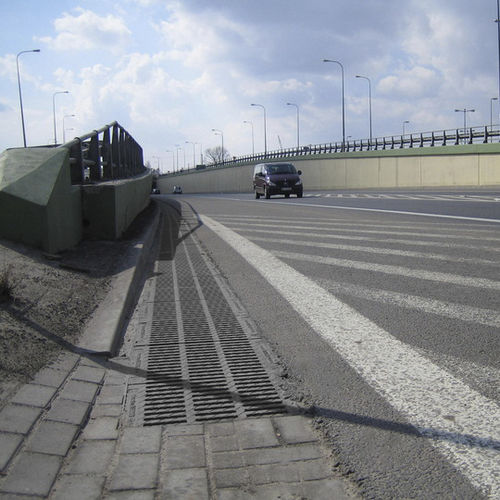 Лоток канализации с решеткой - DRAINFIX CLEAN - HAURATON - из бетона, армированного волокнами / из чугуна / для улиц