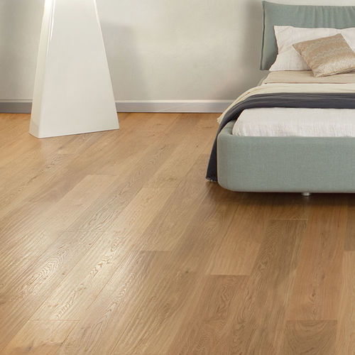 Паркет из паркетной доски - Piallato Nuetro - BERTI PAVIMENTI LEGNO - из дуба / «елочка» / очищенный