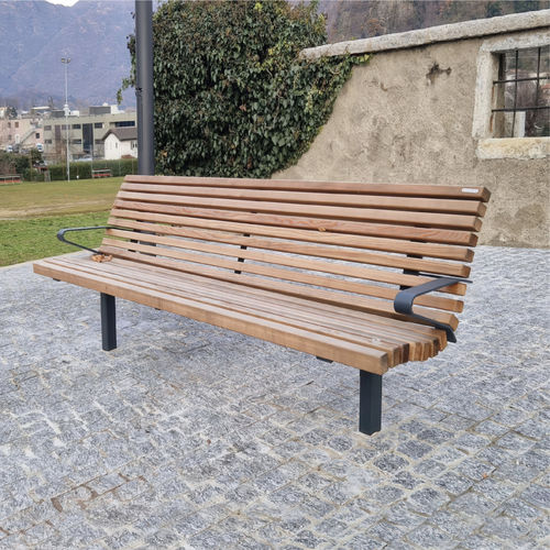 Современная общественная скамейка - MEYRIN - METALCO - из окрашенной стали / из дерева / со спинкой