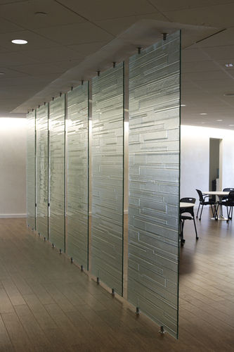 Декорированная стеклянная панель - BOARDS - BermanGlass - текстурированная / полупрозрачная / для перегородки
