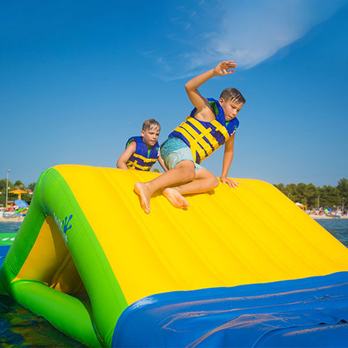 Надувная игрушка для общественного бассейна - SLIDE - Wibit Sports