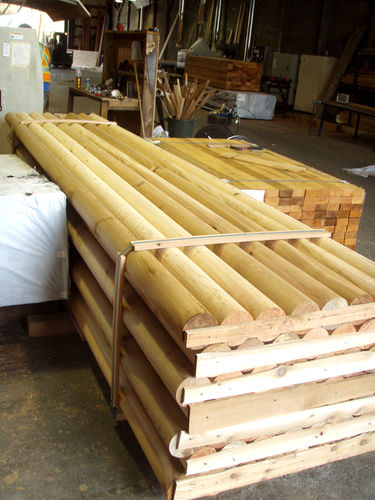 Балка из дерева - TURNED POLES - Power Wood Corp. - прямоугольного сечения