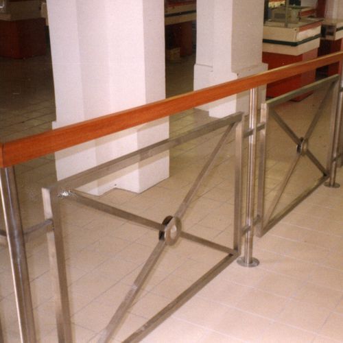 Защитный барьер - BORA - FRANCE INOX INDUSTRIE - неподвижный / из нержавеющей стали / из дерева