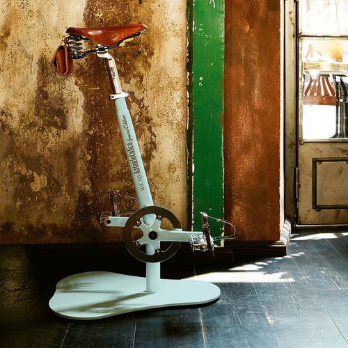 Барный табурет уникальный дизайн - DAYBYDAY : PEDALÒ - Colico - с основанием из окрашенной стали / с опорой для ступней / регулируемый по высоте