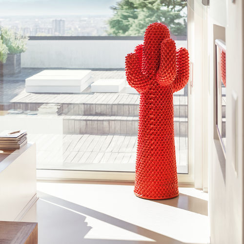 Вешалка для верхней одежды на ножке - CACTUS - Gufram - уникальный дизайн / из полиуретана / черная