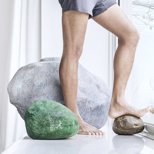 Пуф уникальный дизайн - SASSI - Gufram - из полиуретана / серый / зеленый