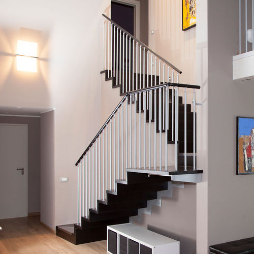 Лестница с поворотом на 180° - LOGICA A SBALZO F1 - ITALIAN FASHION STAIRS - с деревянными ступеньками / стальная конструкция / для бытового использования