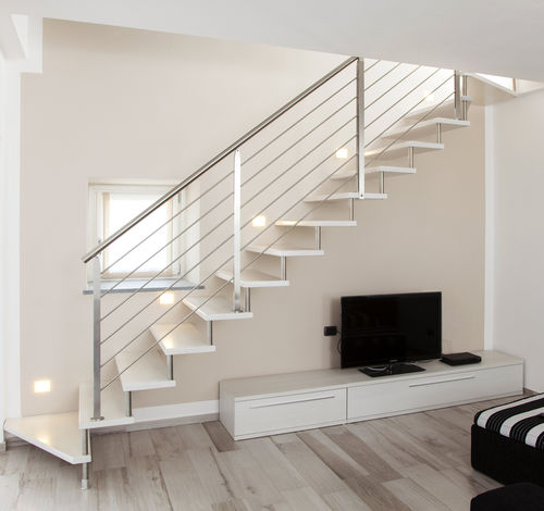 Прямая лестница - SBALZO ECO INOX - ITALIAN FASHION STAIRS - с поворотом на 90° / с поворотом на 180° / с деревянными ступеньками