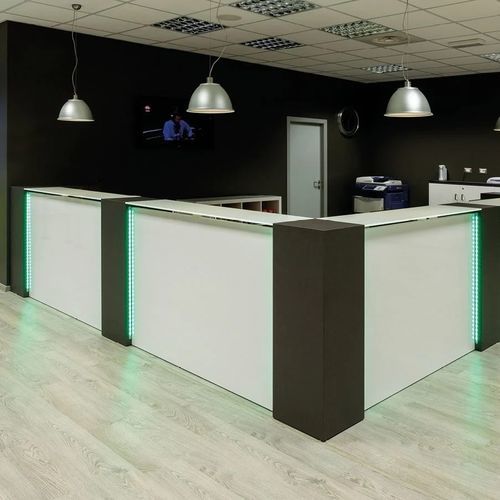 Модульная административная стойка - SQUARE - Fit Interiors - из ламината / из меламина / с подсветкой