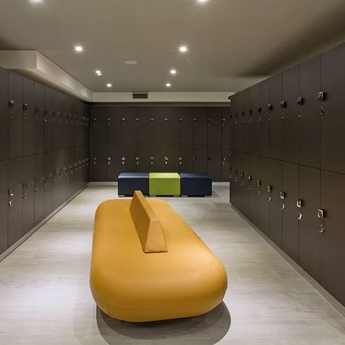 Современная банкетка - ATLAS - Fit Interiors - из искусственной кожи / с основанием из древесины / из дерева
