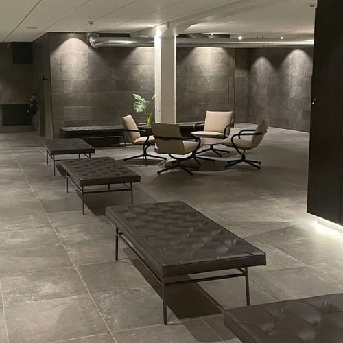Современная банкетка - VOGA - Fit Interiors - из искусственной кожи / с основанием из металла / из стали, покрытой порошком