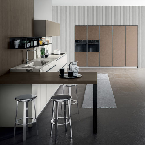 Современная кухня - T16 : COMPOSIZION 01 - ARMONY CUCINE - из стекла / без ручки / лакированная