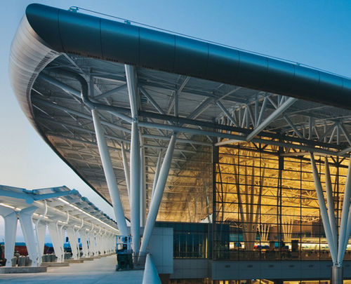 Панельная тонкостенная перегородка - INDIANAPOLIS INTERNATIONAL AIRPORT - Josef Gartner - из металла и стекла