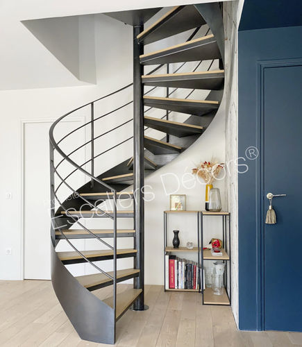 Винтовая лестница - LOFT DH125 - ESCALIERS DECORS - со ступеньками из дуба / с металлическими ступеньками / конструкция из лакированной стали