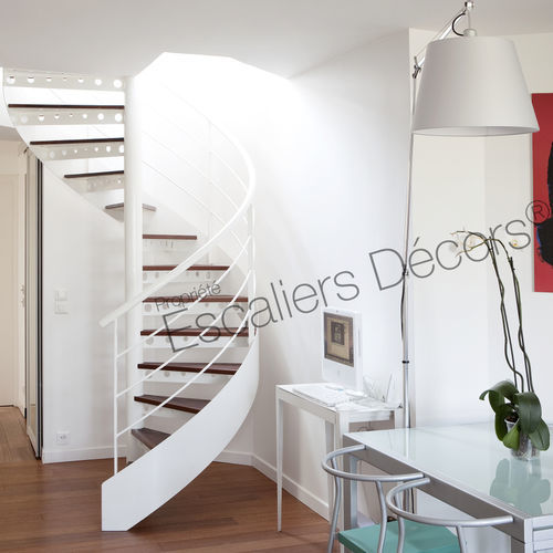 Винтовая лестница - JEAN DH92 - ESCALIERS DECORS - с деревянными ступеньками / металлическая конструкция / для бытового использования