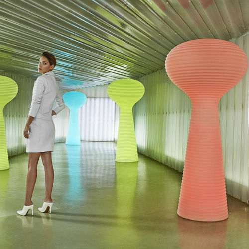 Световая колонна уникальный дизайн - BLOOM - VONDOM - из полиэтилена / LED / для наружного применения