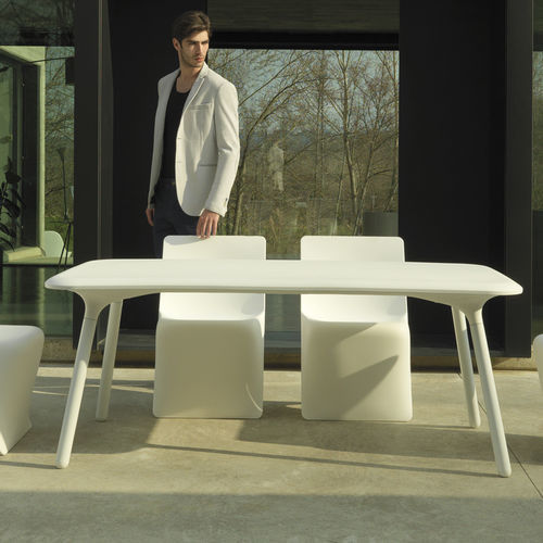 Современный стол - PAL - VONDOM - из полиэтилена / с основанием из полиэтилена / прямоугольный