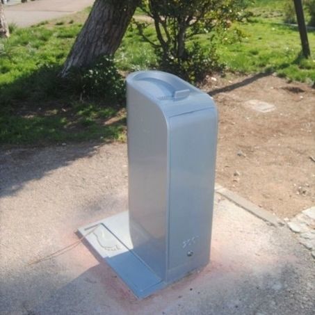 Питьевой фонтанчик для лиц с ограниченной подвижностью - "HO" - ESTEVA BARCELONA - с педальным управлением / для наружного применения / из литого алюминия