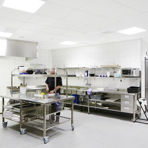 Подвесной потолок из стекловаты - HYGIENE PERFORMANCE™ A - Saint-Gobain Ecophon - из плит / для чистого помещения / для кухни