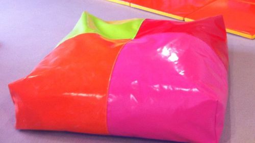 Современное кресло-мешок - BIG SOFT PILLOW - Modugame - MG Sport - из пластика / из пластика / для детей