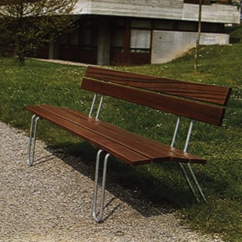 Современная общественная скамейка - CLASSIC - Euroform K. Winkler GmbH - из лиственных пород дерева / из гальванизированной стали / со спинкой