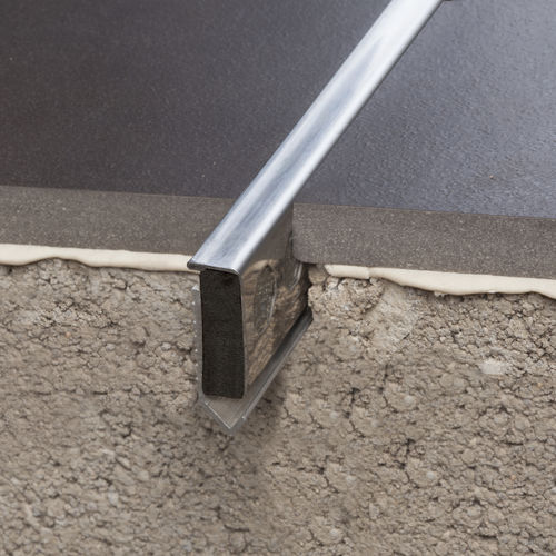 Компенсационный шов из нержавеющей стали - NOVOJUNTA DECOR® FLECHA ACERO INOX - EMAC