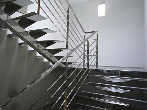 Лестница с поворотом на 180° - MANHATTAN INOX POLI - Trescalini - ступеньки из нержавеющей стали / конструкция из нержавеющей стали / современная