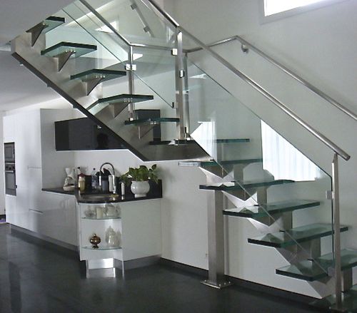 Лестница с поворотом на 90° - MANHATTAN INOX BROSSÉ ET VERRE STANDARD - Trescalini - со стеклянными ступеньками / конструкция из нержавеющей стали / современная